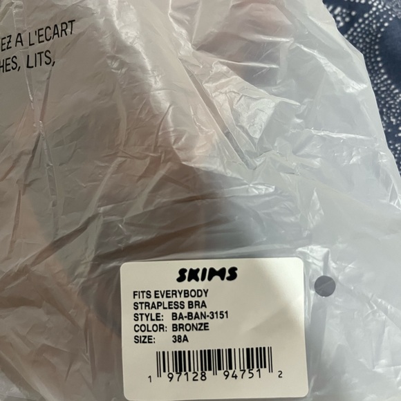 SKIMS fits everybody strapless bra 38A - Picture 3 of 7